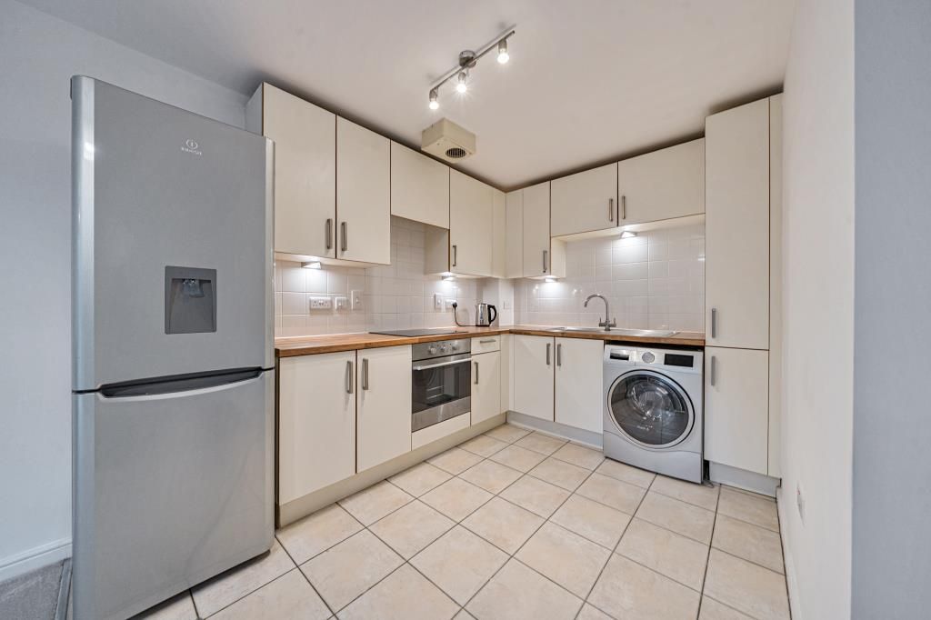 Property photo 2 of 19 Kitchen