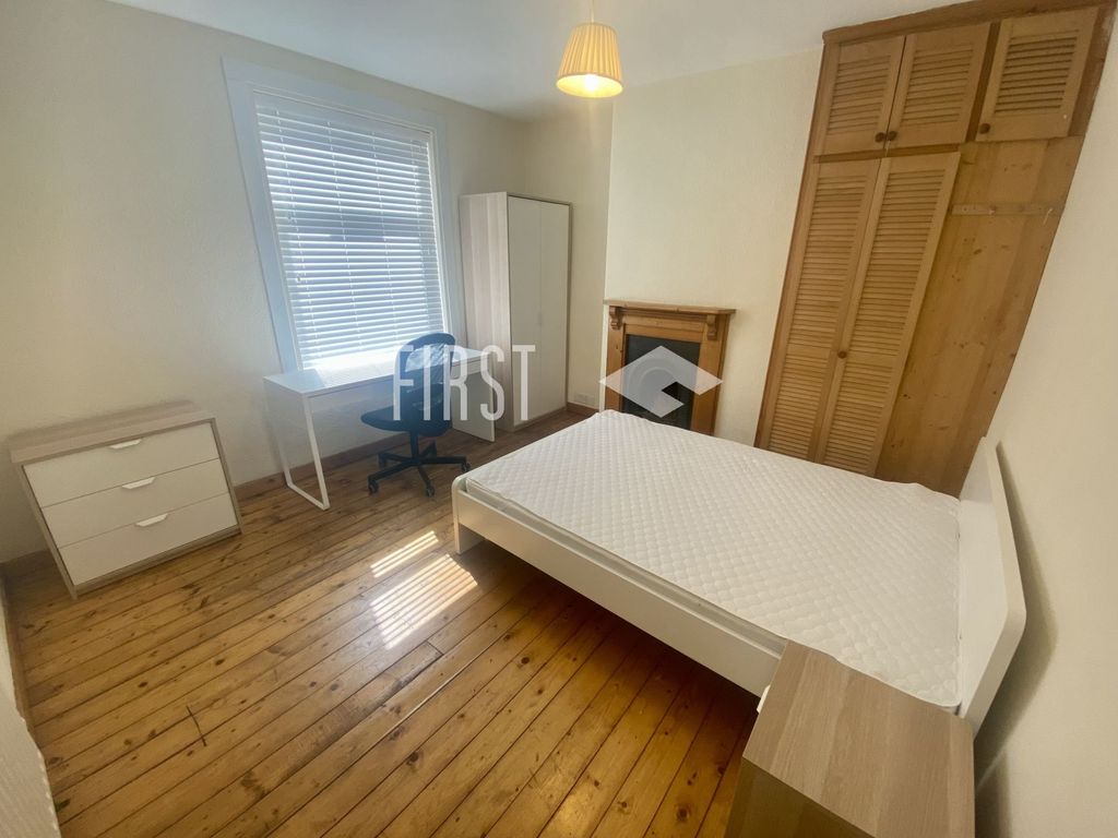 Property photo 1 of 8 Bedroom