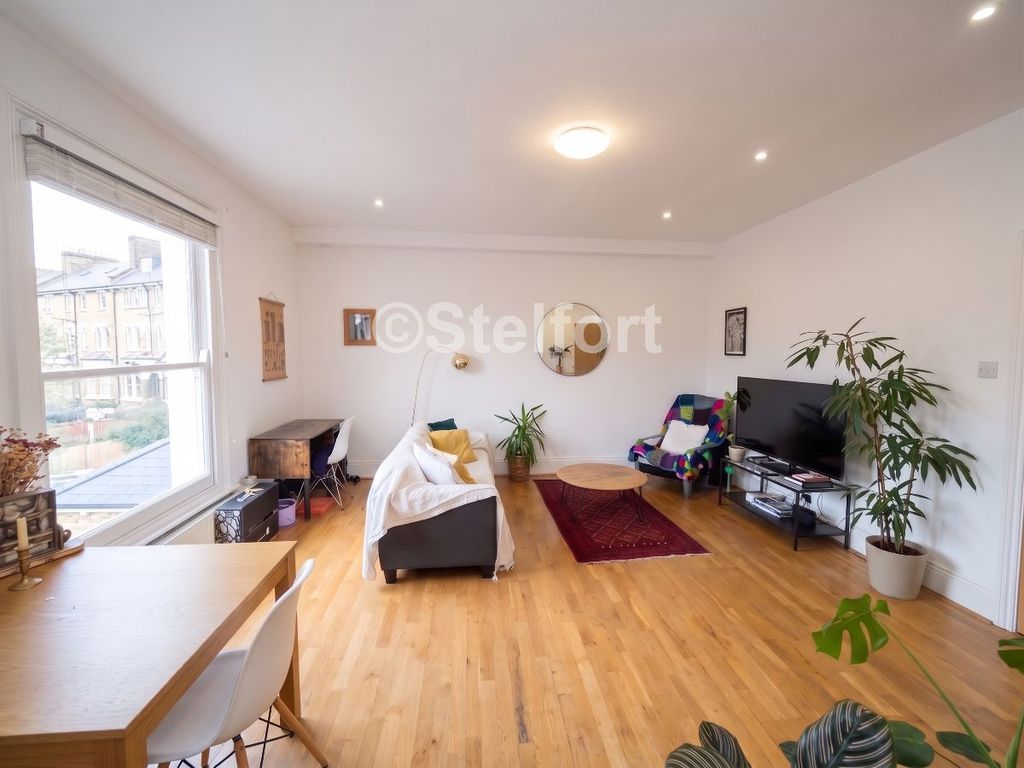 Property photo 2 of 6