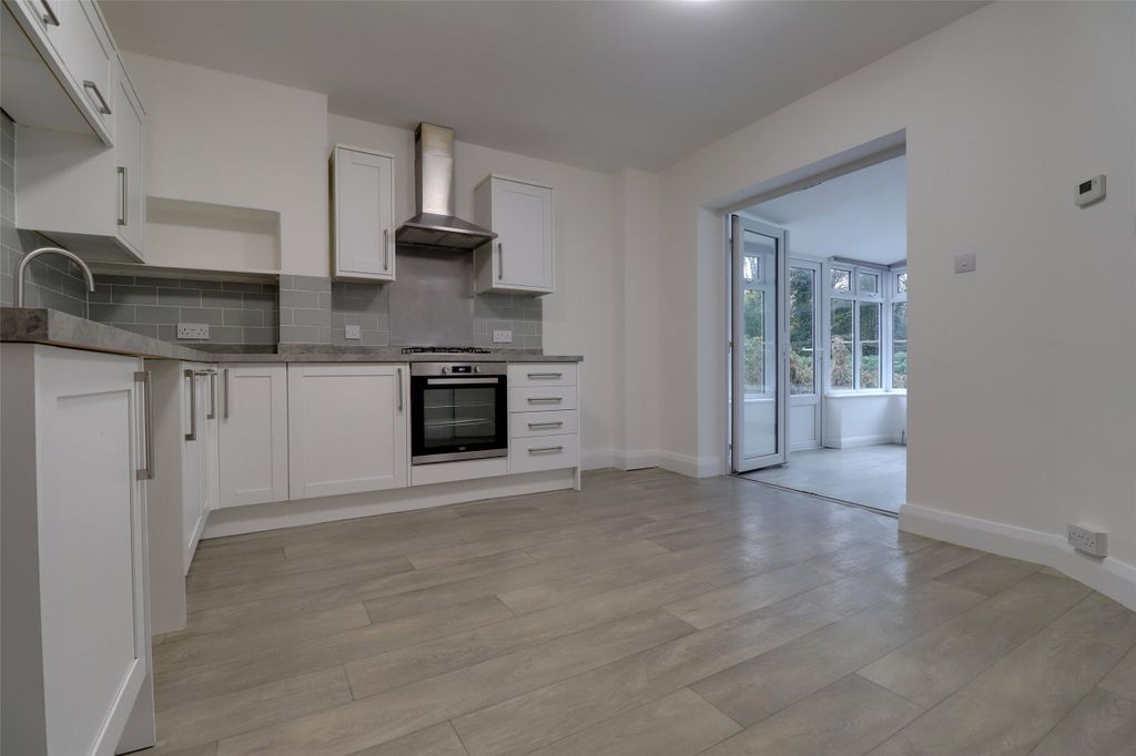 Property photo 3 of 14 Kitchen