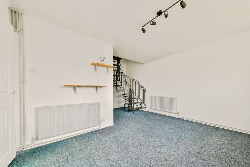 Property photo 3 of 13 Pbox-Img.Jpg