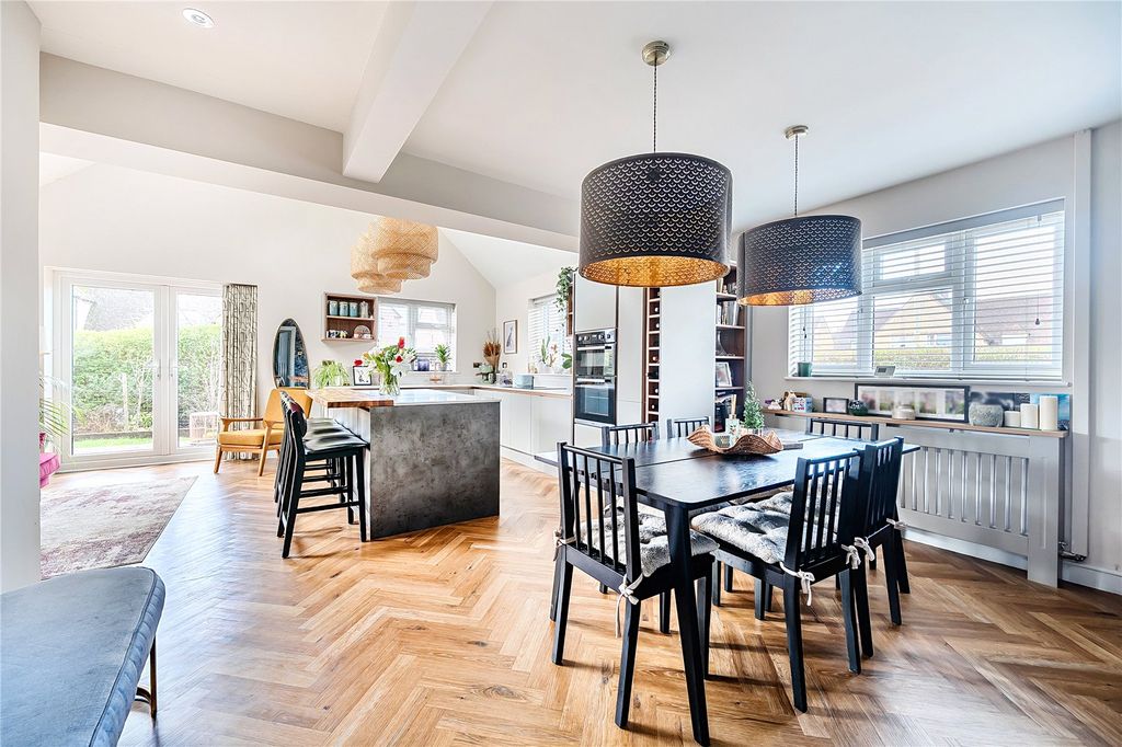 Property photo 2 of 21 Picture No. 11