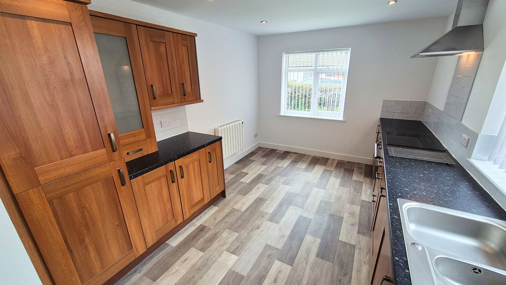 Property photo 3 of 28 Photo 3