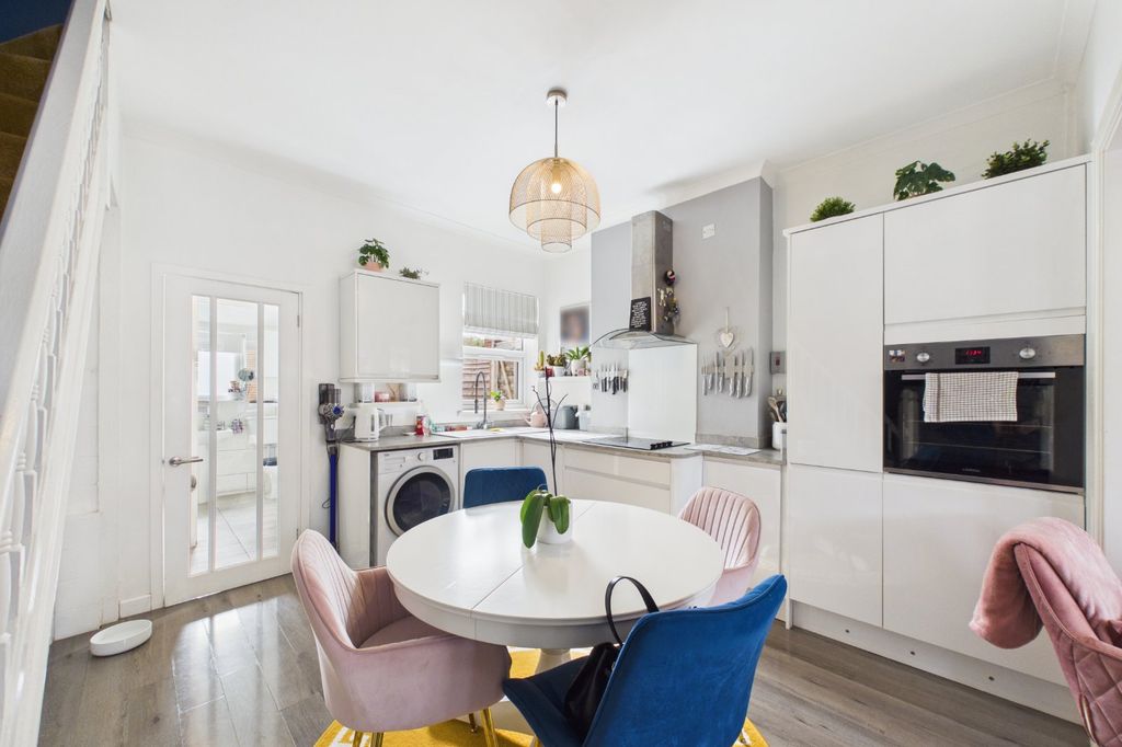 Property photo 3 of 13 Picture No. 31