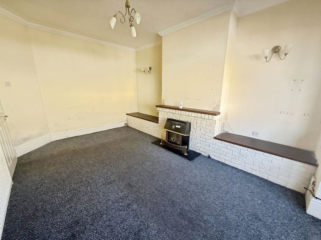 Property photo 3 of 16 Living Room