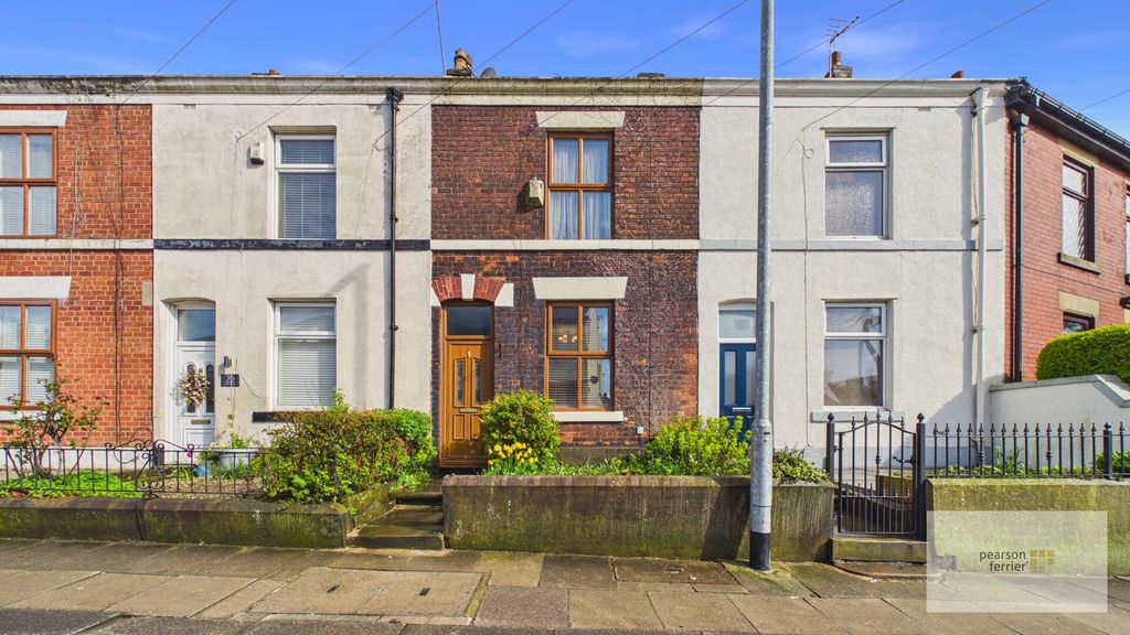 Property photo 1 of 14 Front (Exterior)