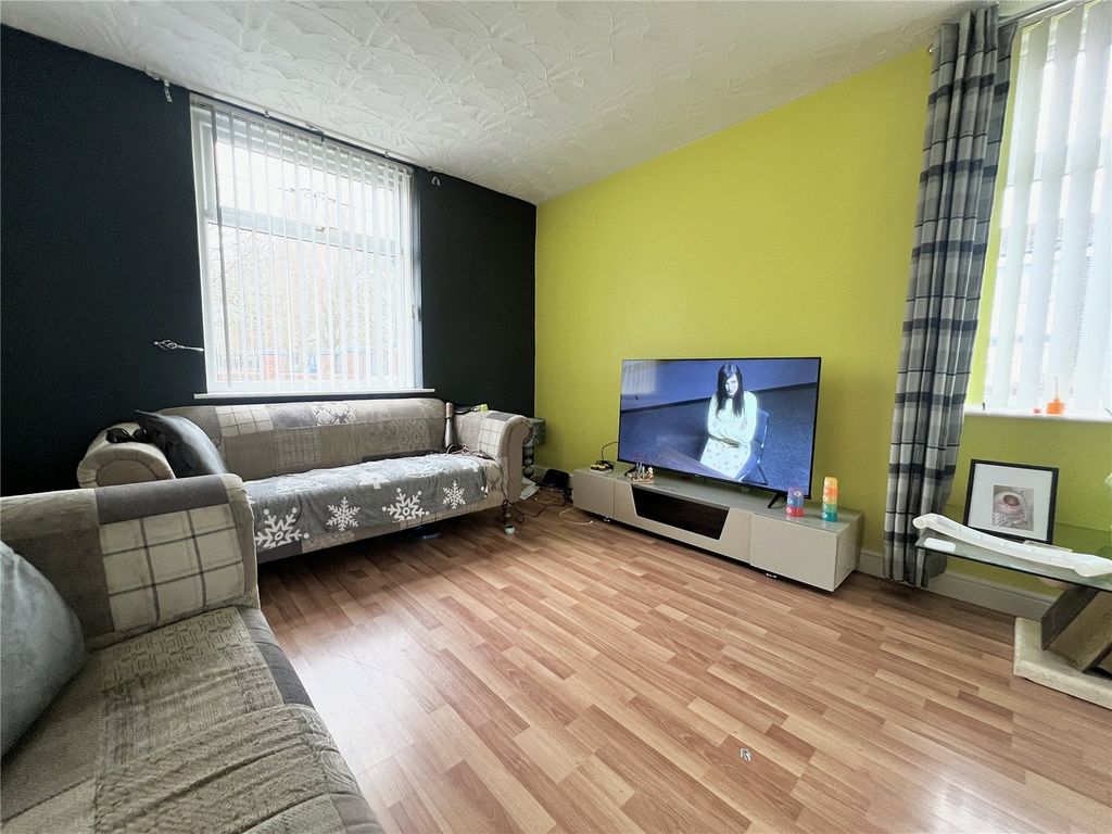 Property photo 3 of 12 Picture No. 11