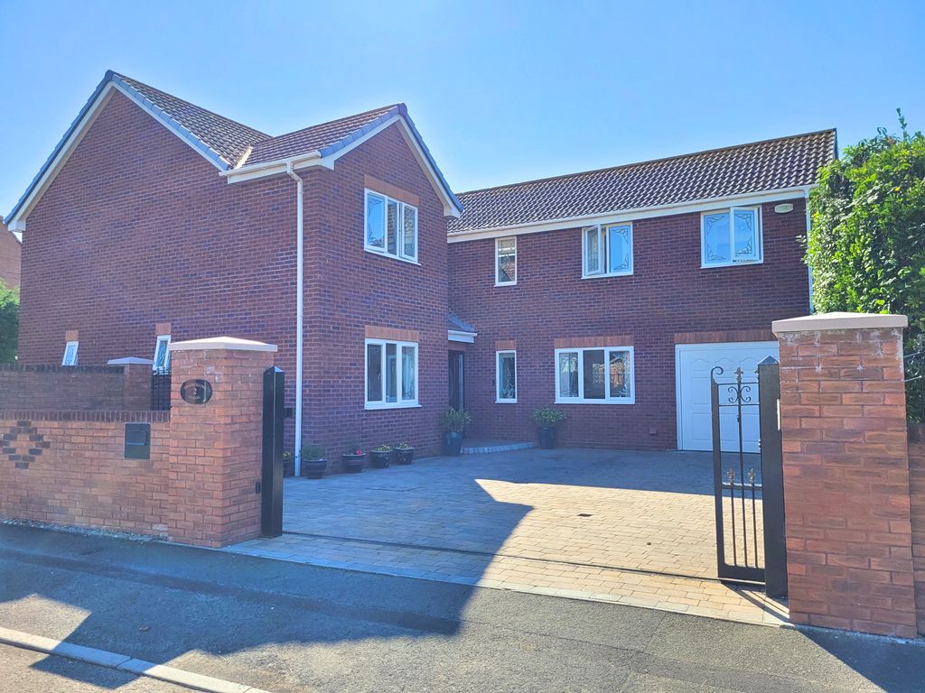 Property photo 2 of 45