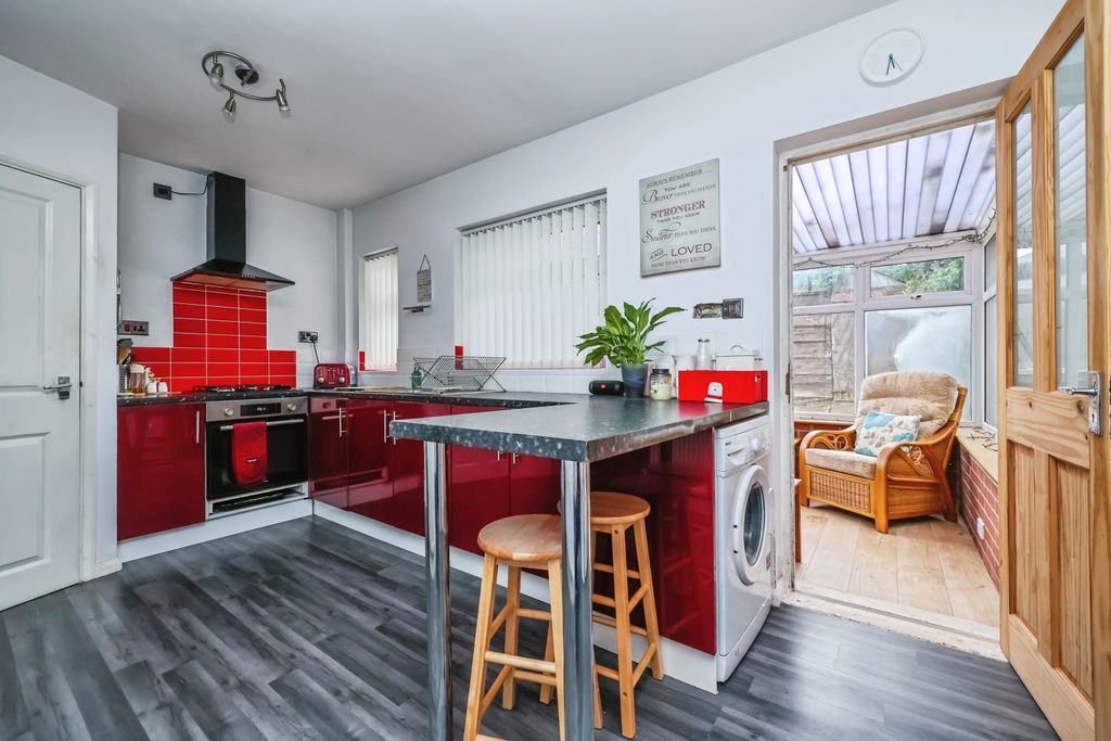 Property photo 2 of 13 Kitchen