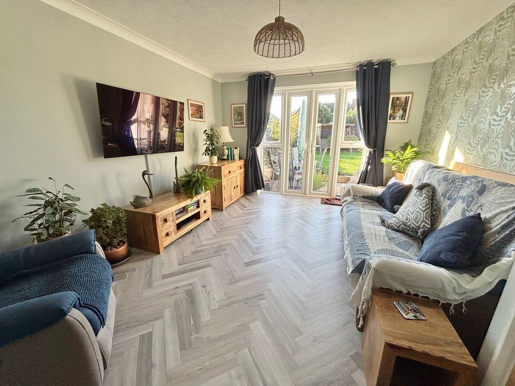 Property photo 3 of 13