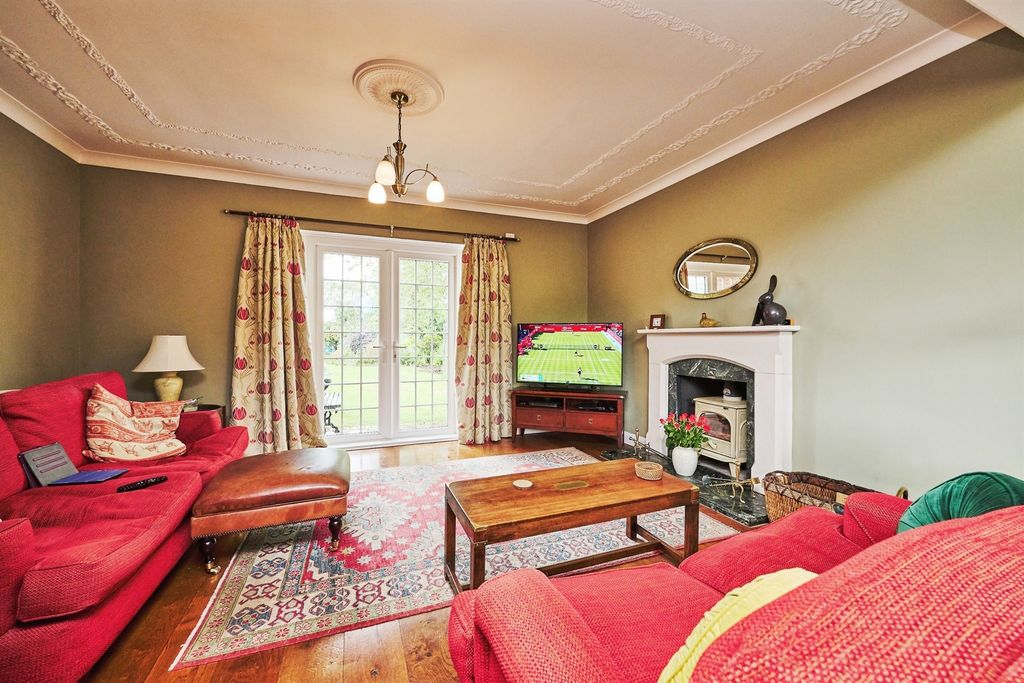 Property photo 2 of 19