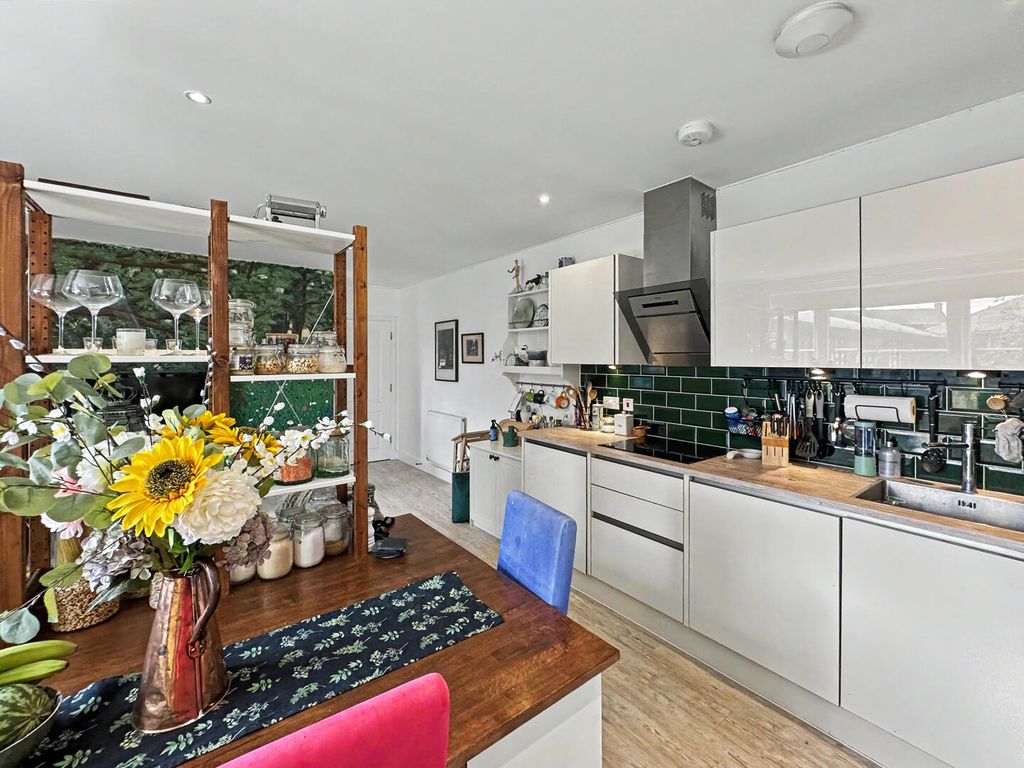 Property photo 3 of 14 Kitchen