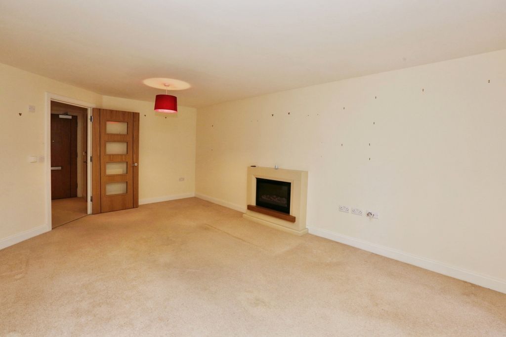 Property photo 2 of 17 Photo