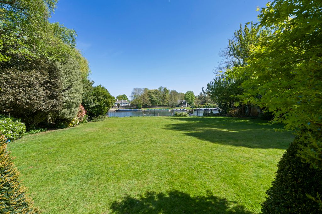 Additional image 18 of 10 bed property for saleChauntry Road, Bray, Maidenhead SL6