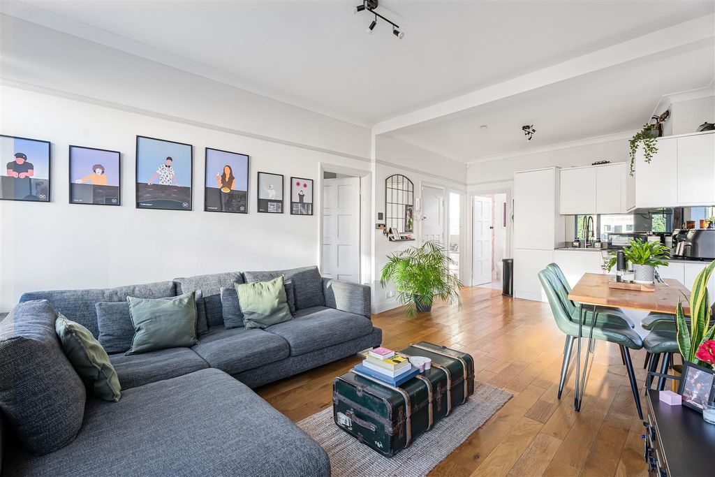 Property photo 2 of 18 16_68315.Jpg