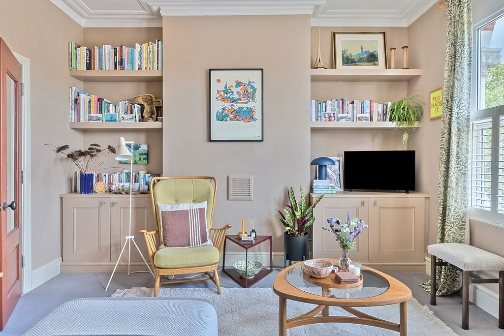 Property photo 3 of 18 1306097-9-6842E99...