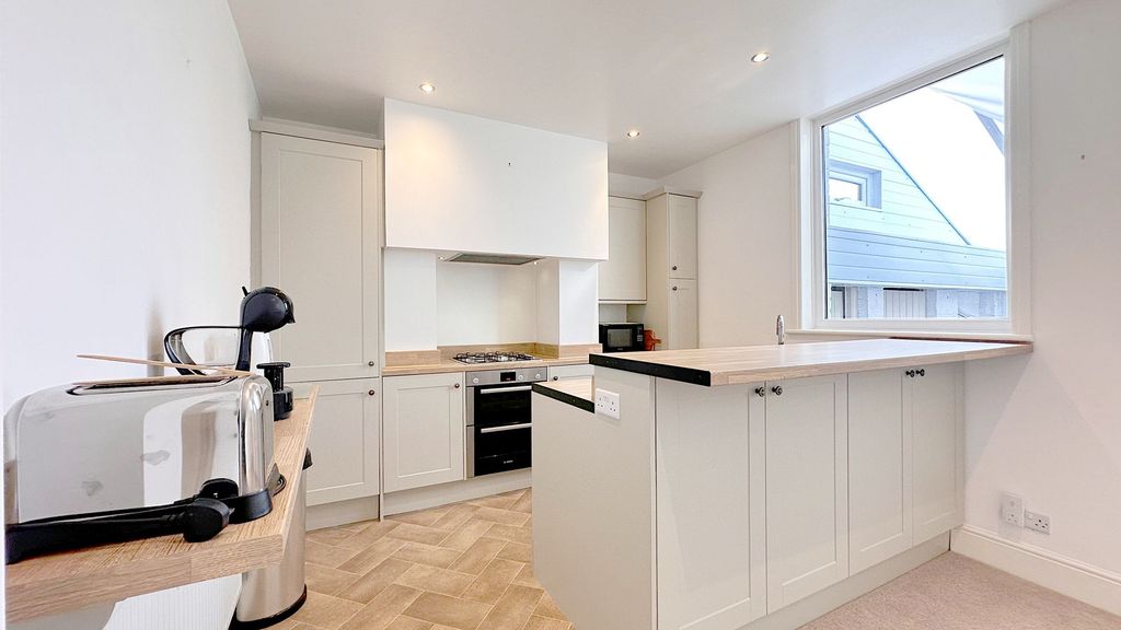 Property photo 2 of 31 Kitchen Dining
