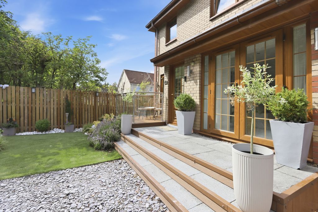 Property photo 2 of 47