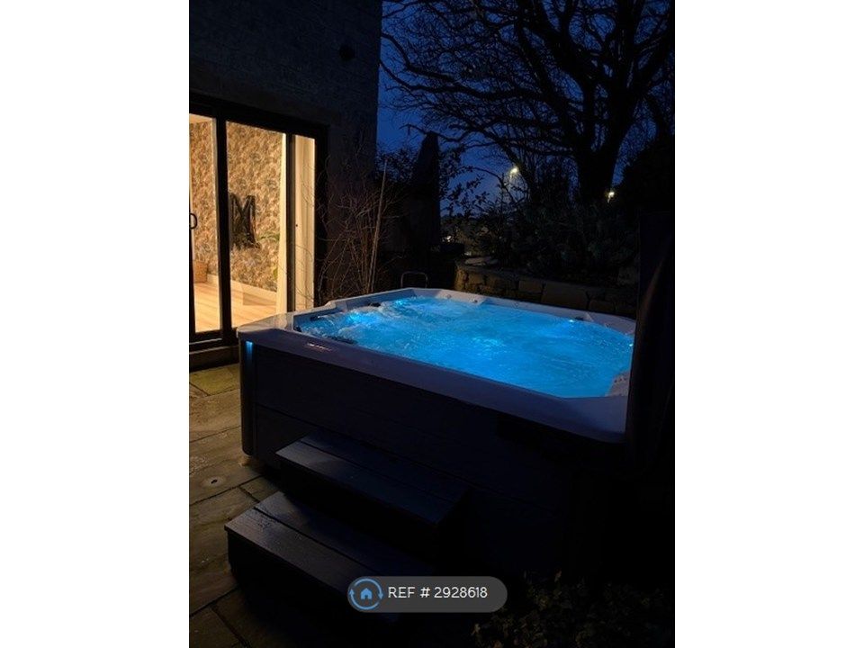 Property photo 2 of 35 Hot Tub