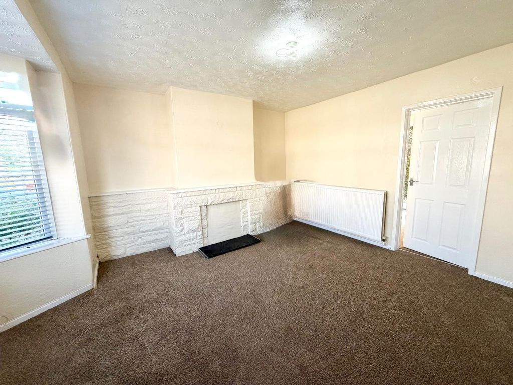Property photo 2 of 13 Lounge
