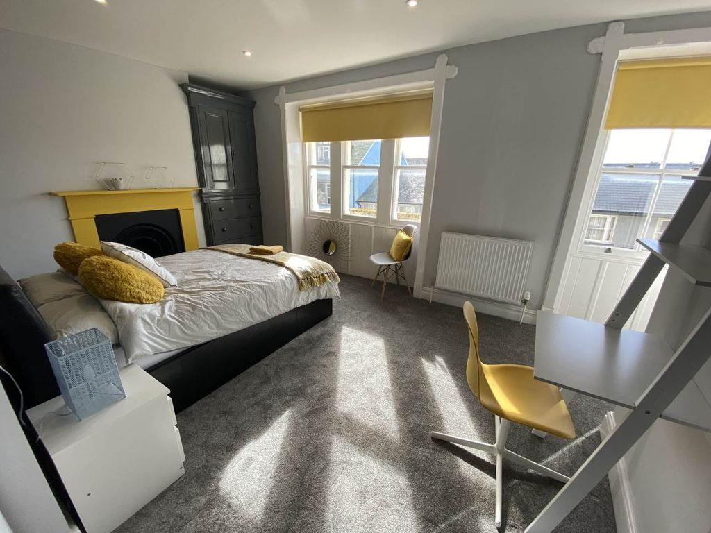 Property photo 3 of 8 Bedroom 2