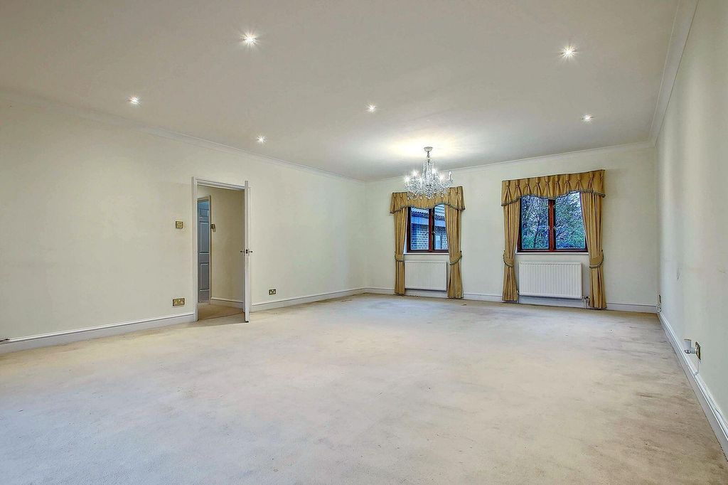 Property photo 3 of 16 Reception Room