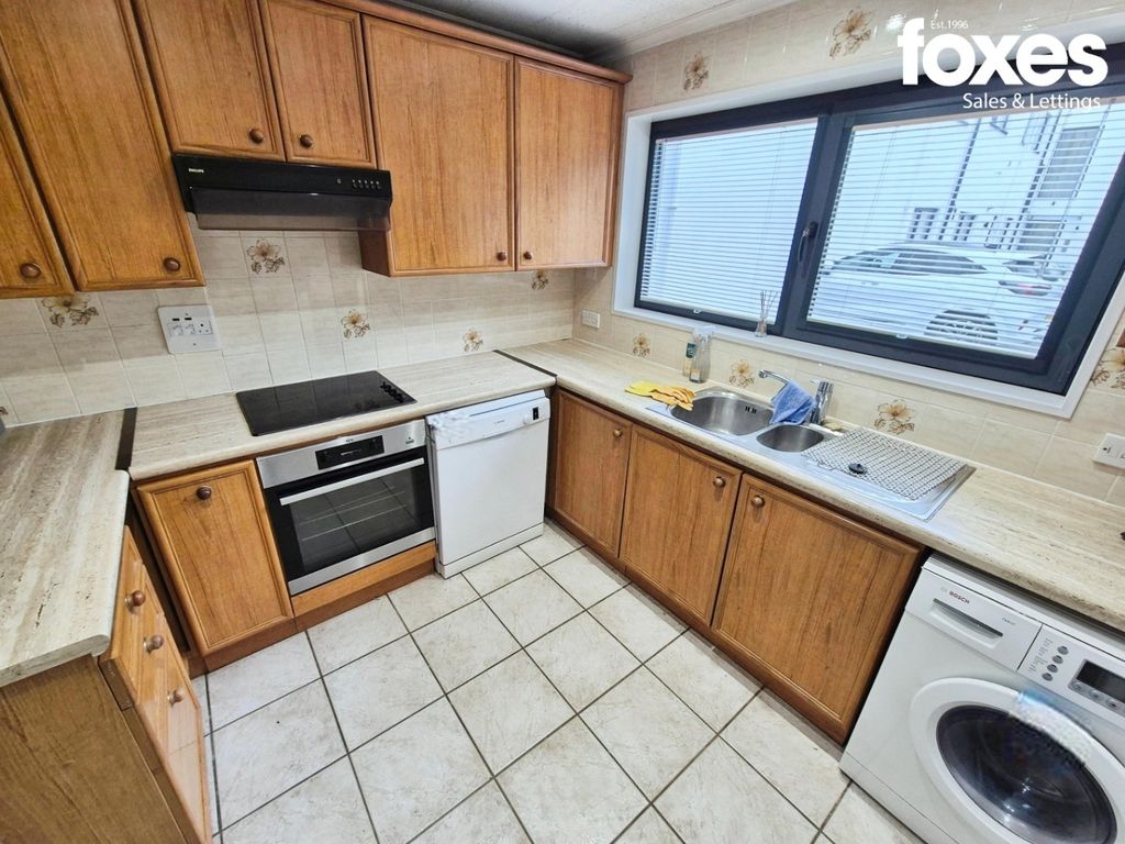 Property photo 3 of 19 4587582