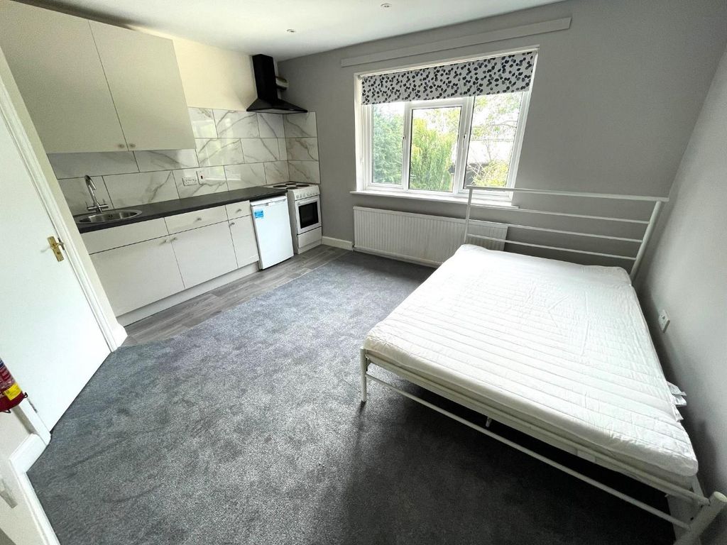 Property photo 1 of 4 Living (5).Jpg