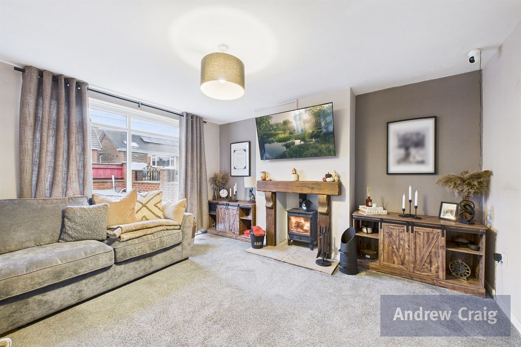 Property photo 2 of 11 Lounge