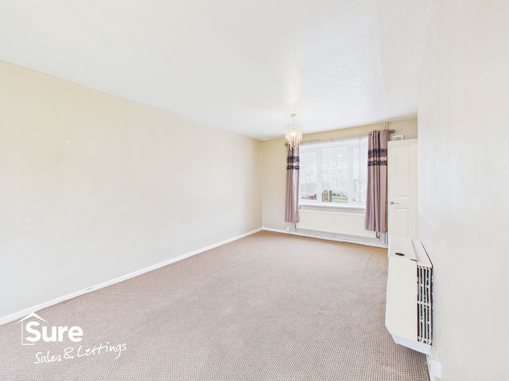 Property photo 2 of 19 4927024