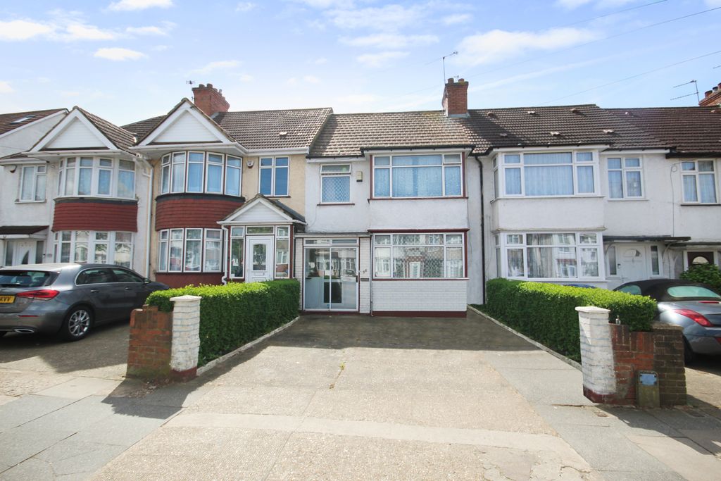 Property photo 1 of 13 Mount Pleasant, Wembley, Middlesex Ha0