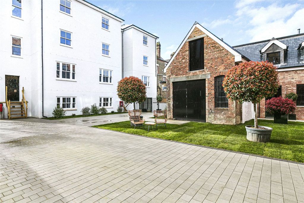 Property photo 1 of 20 External