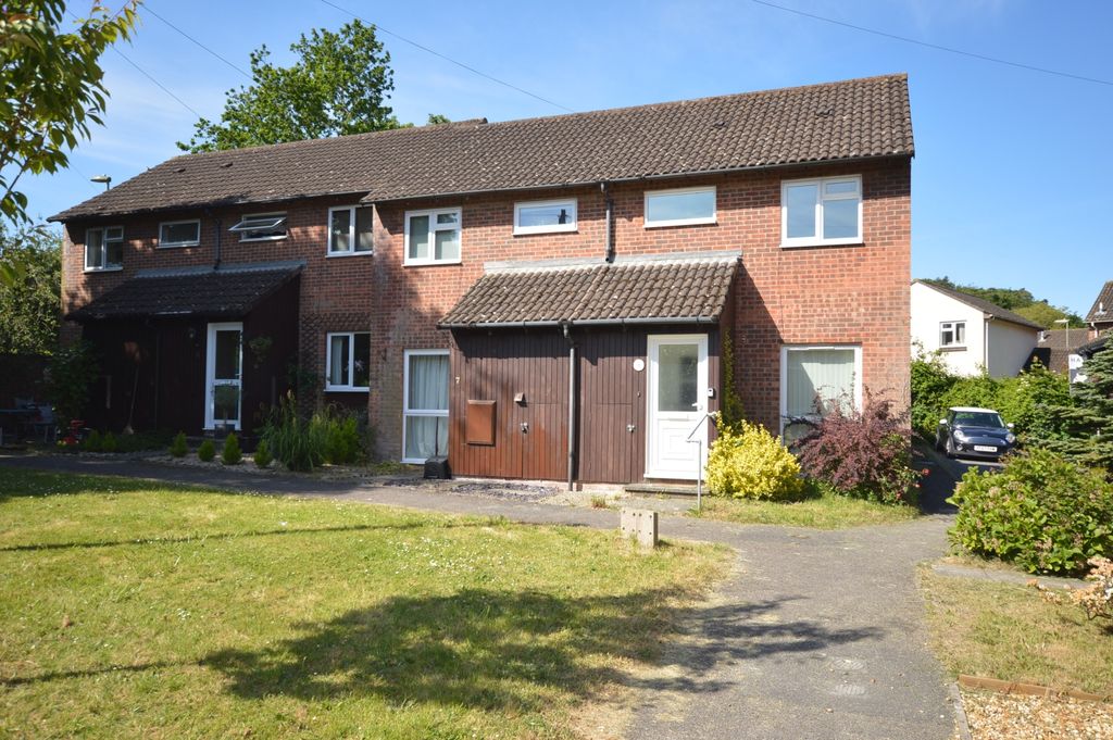 Property photo 1 of 13 8 Bankview
