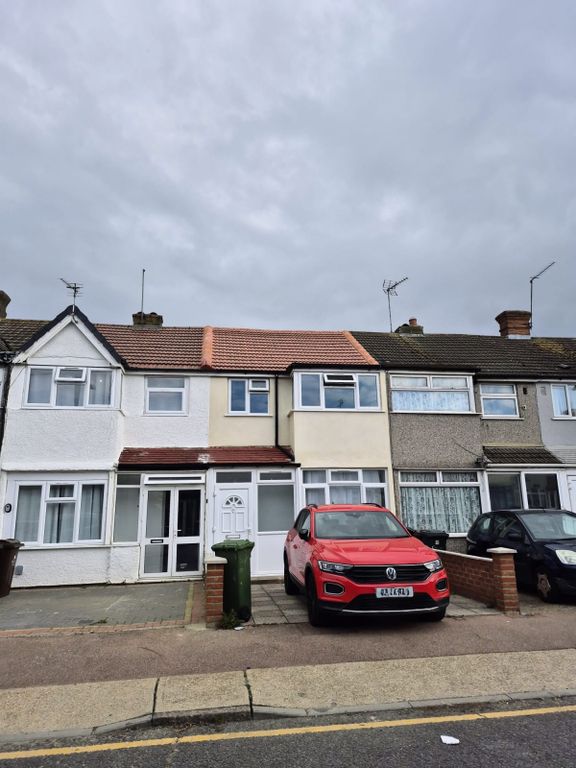 Property photo 1 of 11 A Newly Refurbished Three Bedroom House In The Heart Of Dagenham.