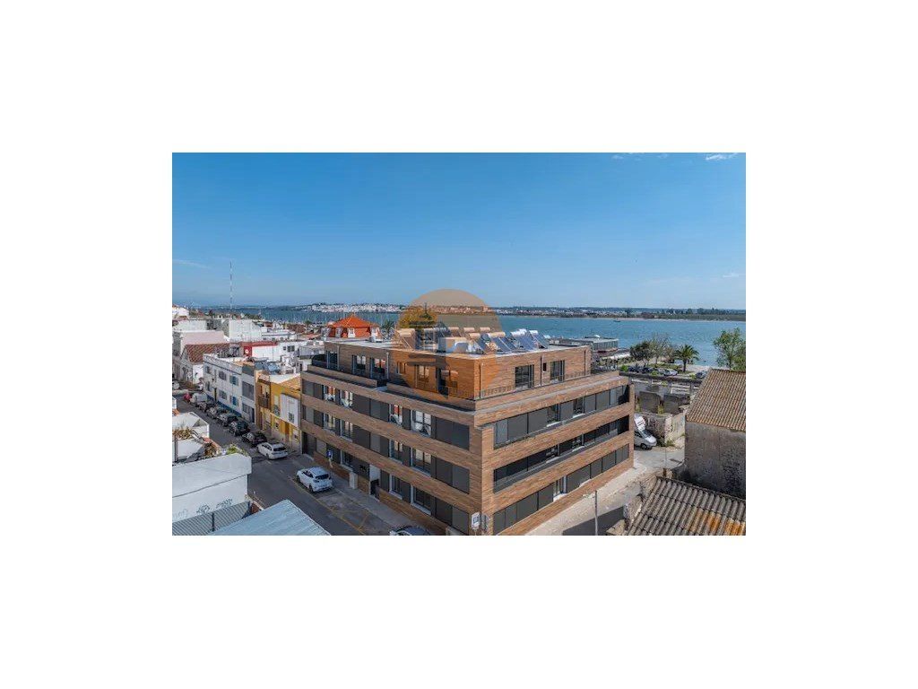 Property photo 1 of 23 Exclusive 2-Bedroom Penthouse With Large Balconies And River Views - Vila Real De Santo António