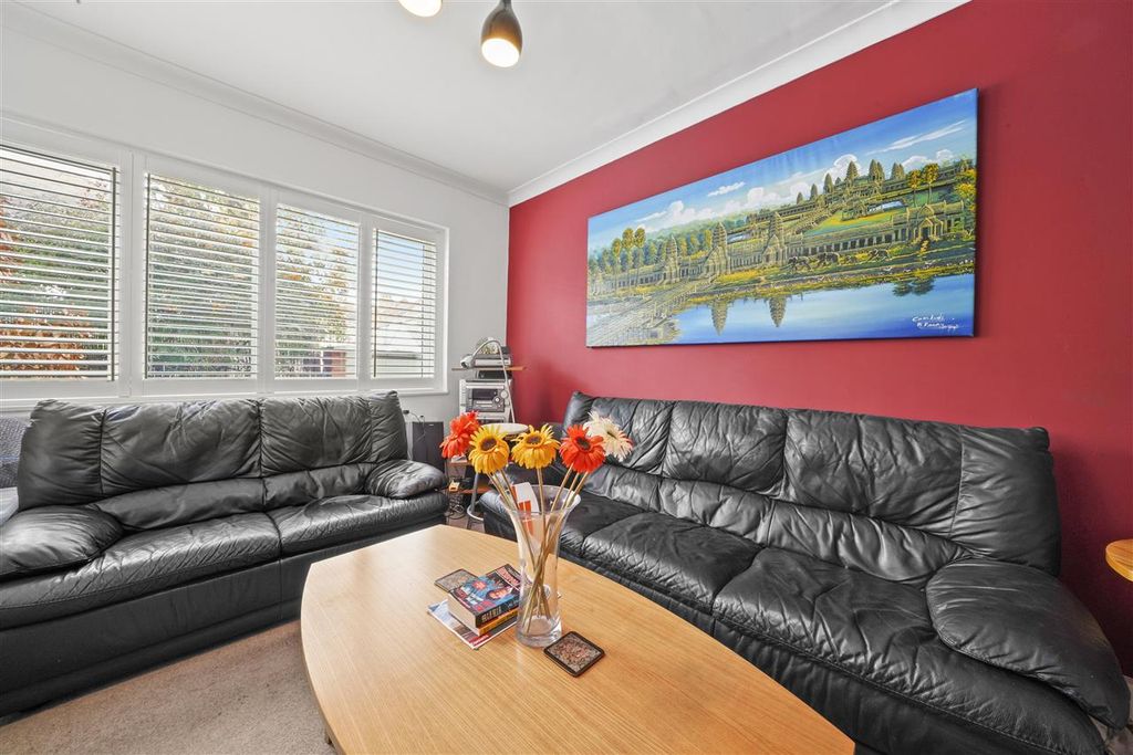 Property photo 3 of 21