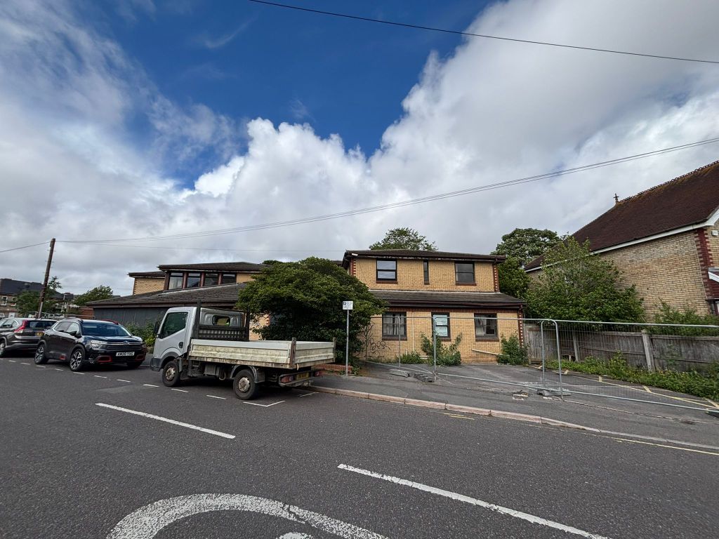 Property photo 1 of 5