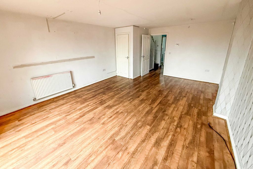 Property photo 3 of 19 17 Little Meadow Close, Ilkeston, Derbyshire, De7 8Yh