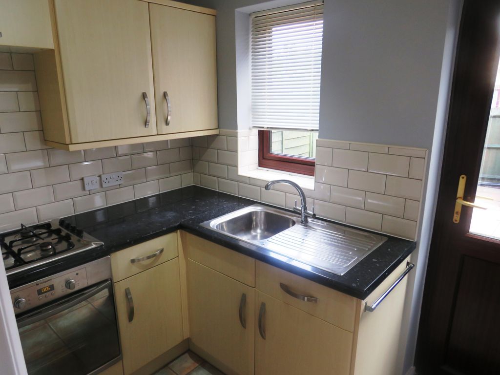 Property photo 2 of 7 Kitchen