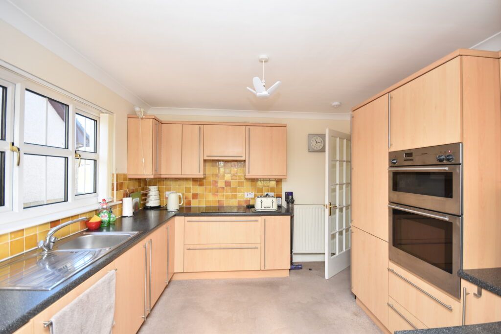 Property photo 3 of 35