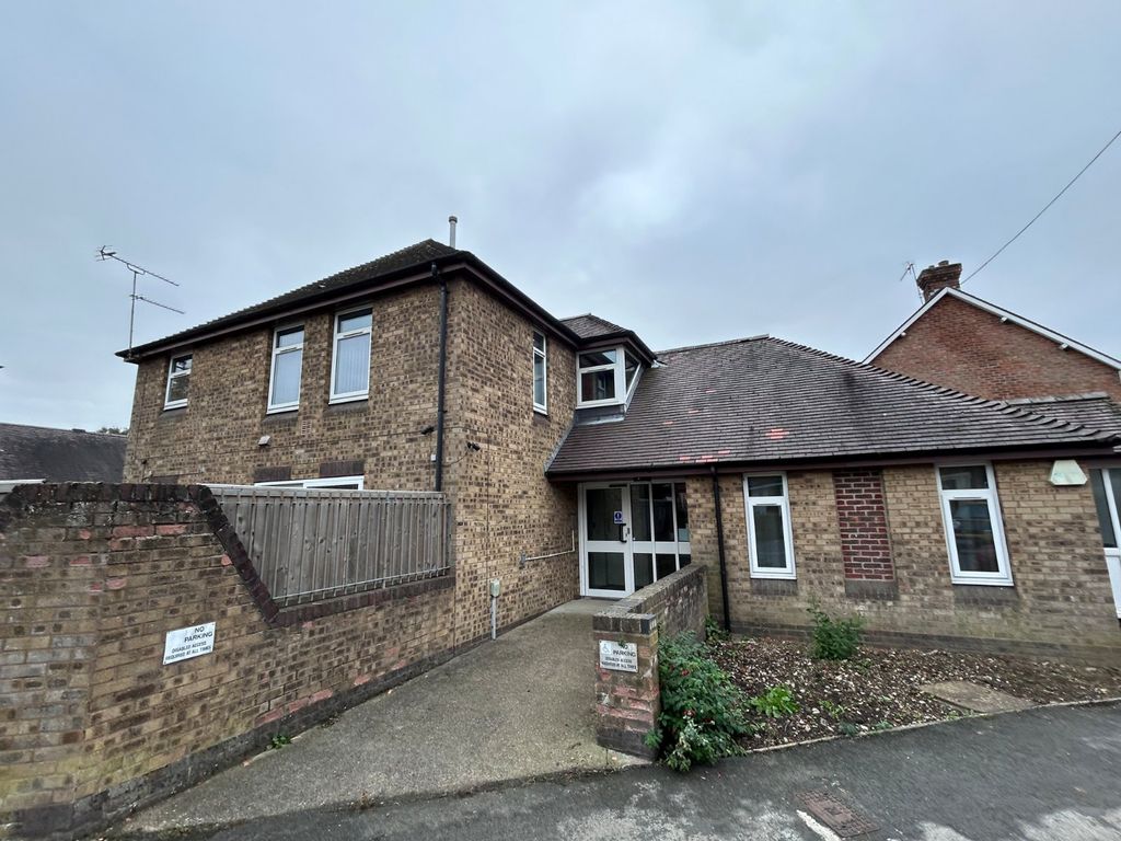 Property photo 1 of 15 External