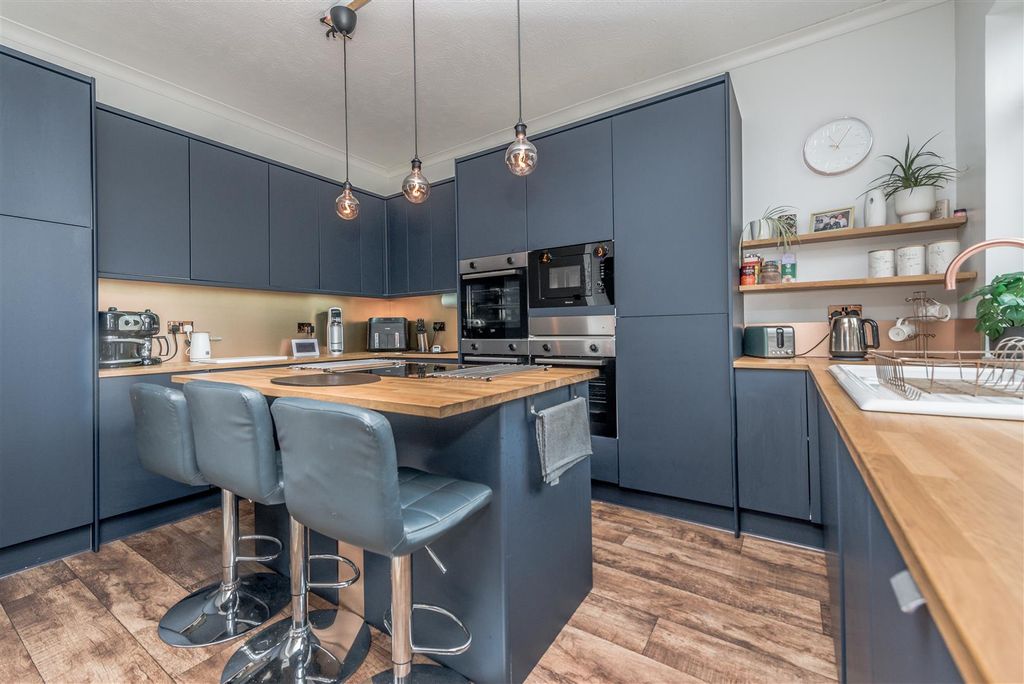 Property photo 3 of 22 Fitted Dining Kitchen: