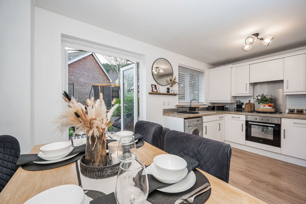 Property photo 2 of 37