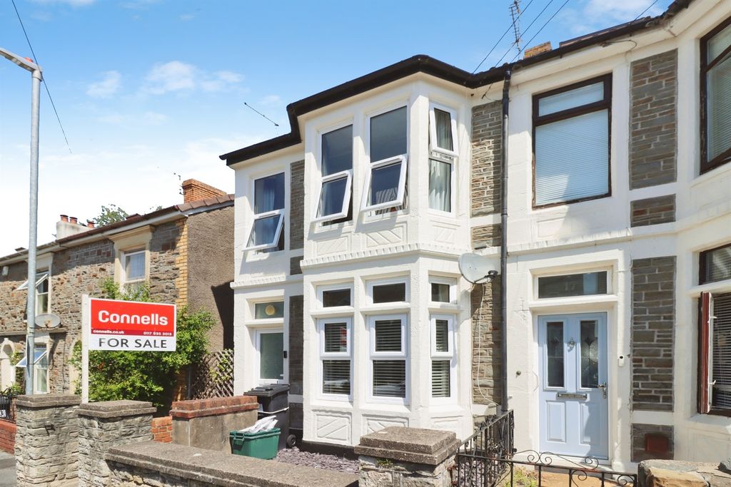Property photo 1 of 12