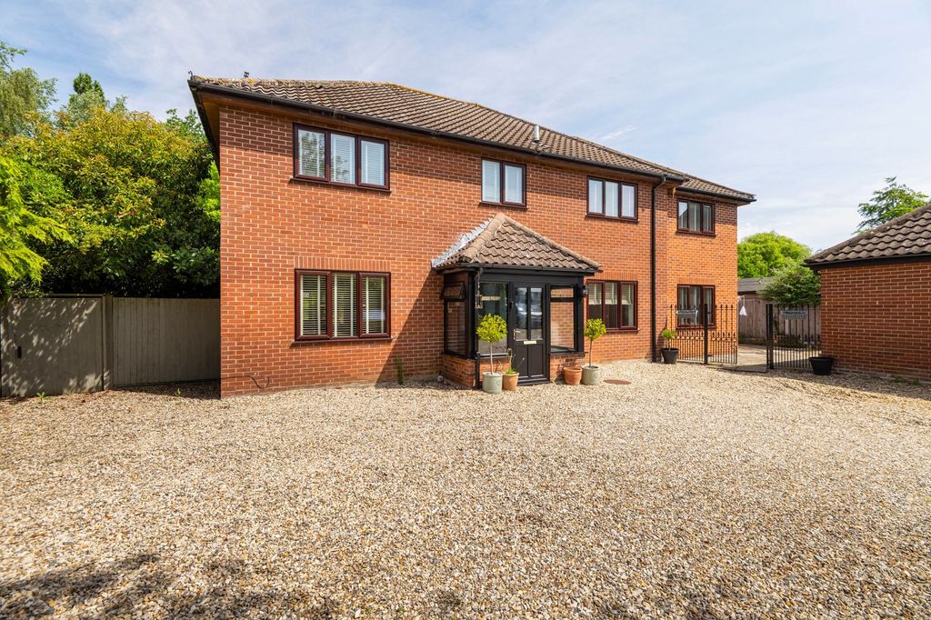 Property photo 1 of 30