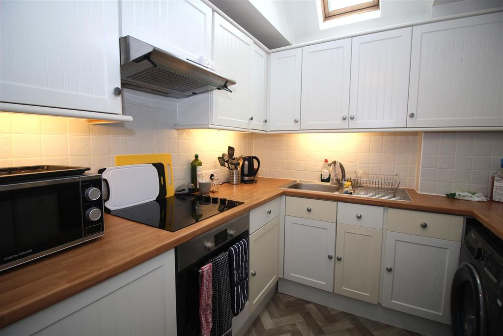 Property photo 2 of 10 Img_2970-Louisgeekompc.Jpg
