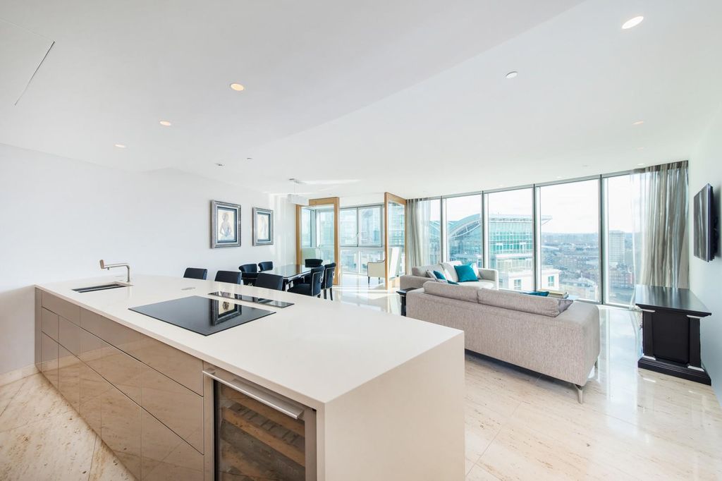 Property photo 2 of 17 Image