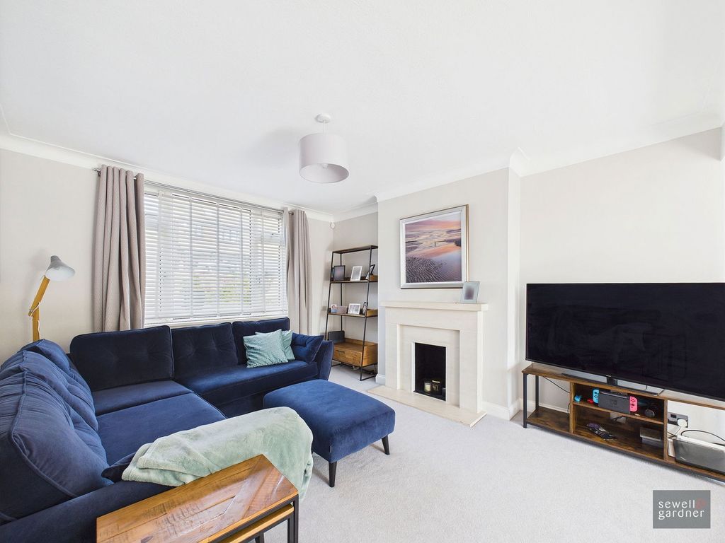Property photo 2 of 17