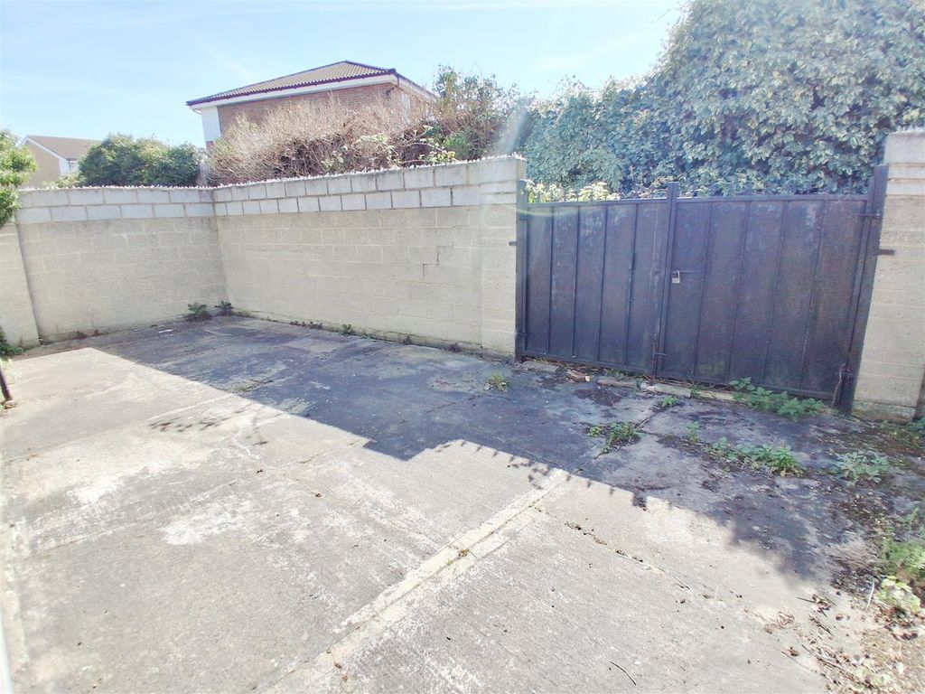 Property photo 3 of 25 19