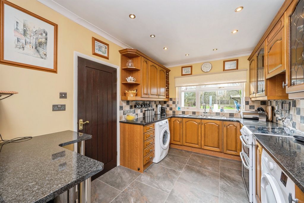 Property photo 3 of 20